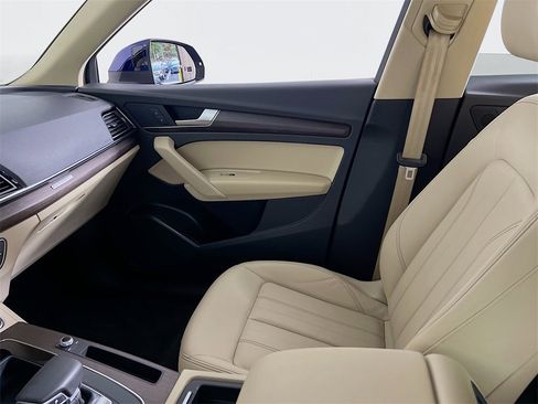 Used 2022 Audi Q5 2.0T Premium w/ Convenience Package image 23