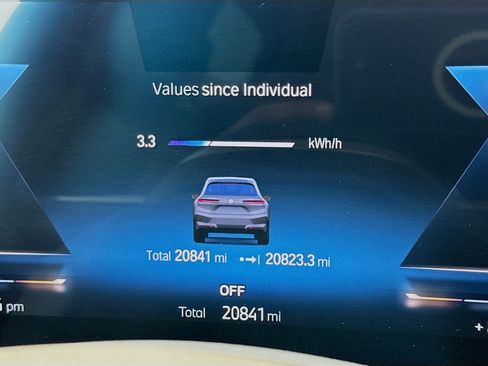 Used 2023 BMW iX xDrive50 w/ Sport Package image 8