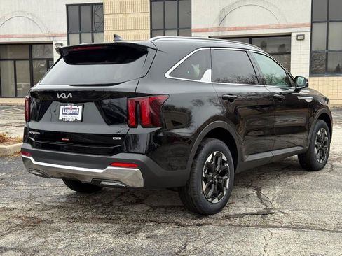 New 2026 Kia Sorento S image 3