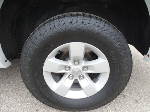 Used 2016 RAM 1500 4x4 Crew Cab Outdoorsman image 33