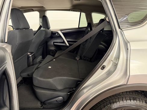 Used 2018 Toyota RAV4 XLE AWD/4WD image 24