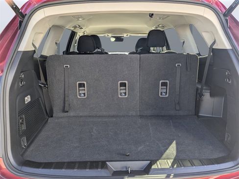 Certified 2024 Subaru Ascent Premium w/ Convenience Package image 12