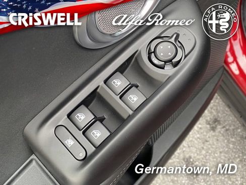 New 2024 Alfa Romeo Tonale Veloce image 17