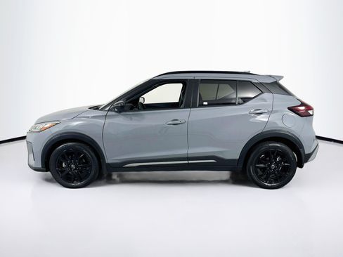 Used 2023 Nissan Kicks SR w/ SR Premium Package FWD image 8
