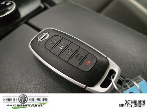 Used 2026 Nissan Rogue SV AWD/4WD image 29