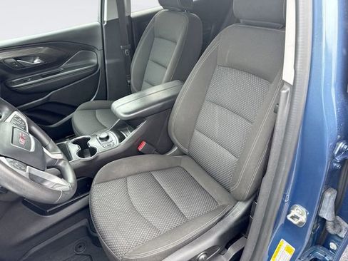 Used 2024 GMC Terrain SLE w/ Driver Convenience Package FWD image 11
