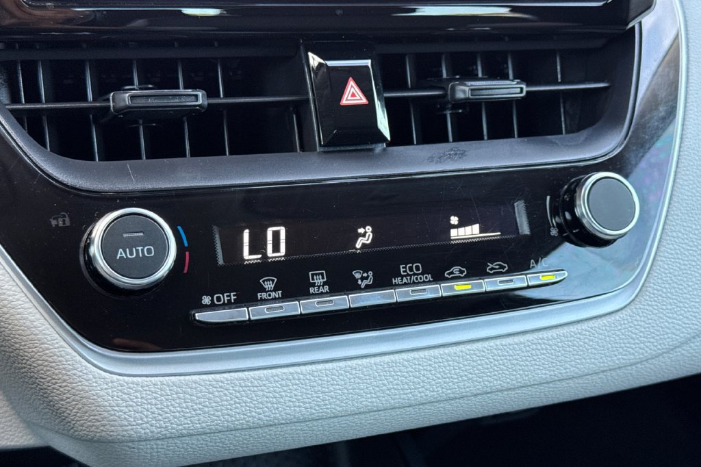 Certified 2025 Toyota Corolla LE FWD image 18