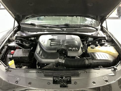 Used 2019 Dodge Charger SXT RWD image 26