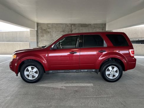 Used 2009 Ford Escape XLS AWD/4WD image 12