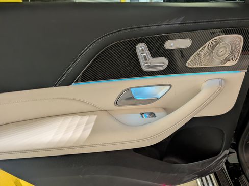 Used 2024 Mercedes-Benz GLS 63 AMG 4MATIC image 23