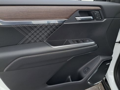 New 2026 GMC Acadia Denali w/ Super Cruise Package image 19