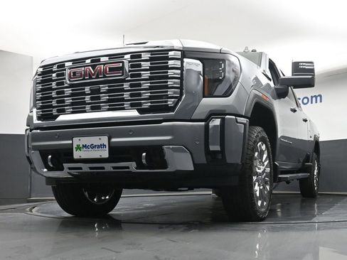 New 2026 GMC Sierra 2500 Denali w/ Denali Reserve Package AWD/4WD image 6