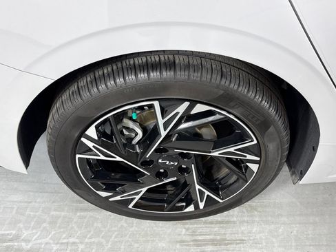Used 2025 Kia K5 GT-Line w/ GT-Line Premium Package FWD image 10