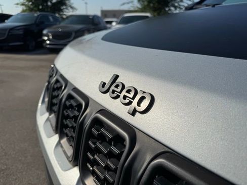 Used 2024 Jeep Compass Trailhawk AWD/4WD image 8