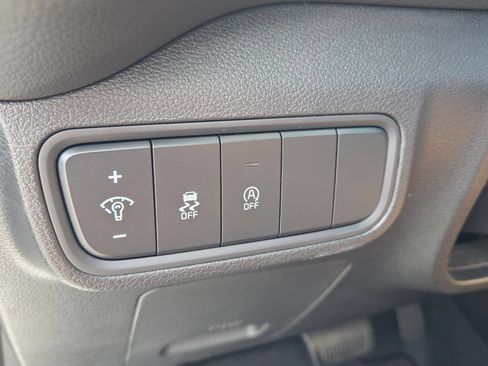 Used 2025 Kia Soul LX w/ LX Technology Package FWD image 28