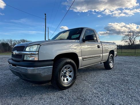Used 2005 Chevrolet Silverado 1500 4x4 Regular Cab image 13