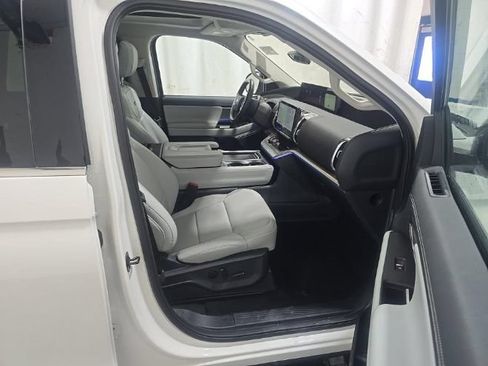 Certified 2025 Ford Expedition Max Platinum AWD/4WD image 11