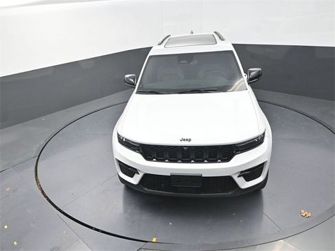 New 2025 Jeep Grand Cherokee Limited image 10