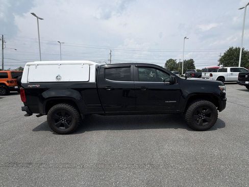 Used 2016 Chevrolet Colorado LT w/ Midnight Edition AWD/4WD image 4