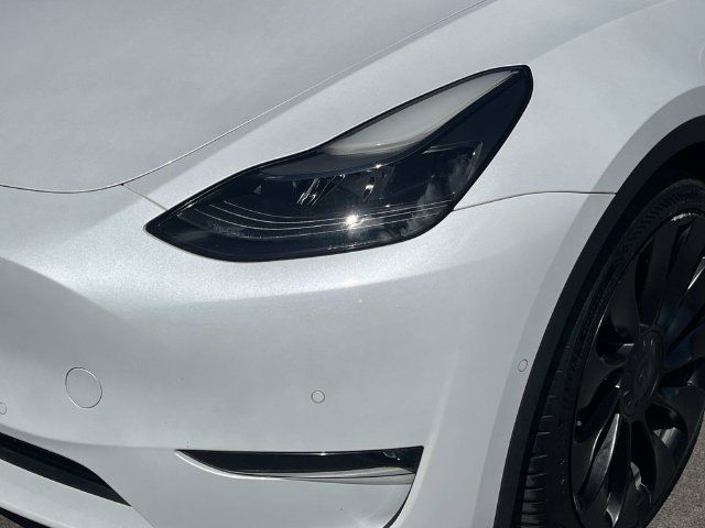 Used 2022 Tesla Model Y Performance AWD/4WD image 9