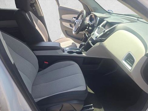 Used 2017 Chevrolet Equinox LT FWD image 20