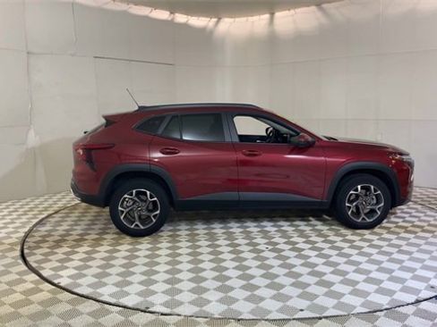 Used 2024 Chevrolet Trax LT image 9