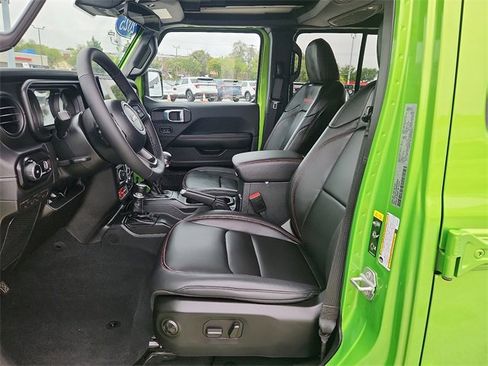 Used 2025 Jeep Wrangler Rubicon w/ Safety Group image 7