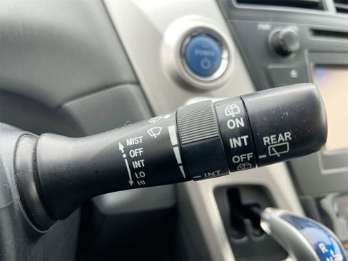 Used 2014 Toyota Prius V Three image 25
