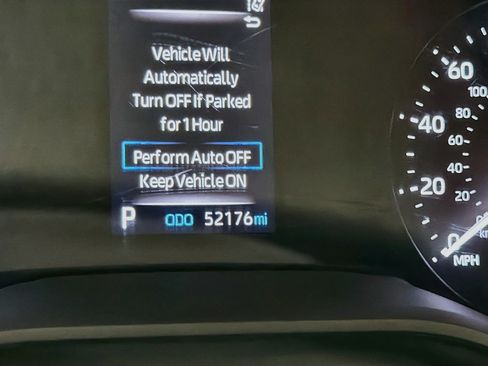 Used 2024 Toyota Sienna XLE w/ XLE Plus Package FWD image 8