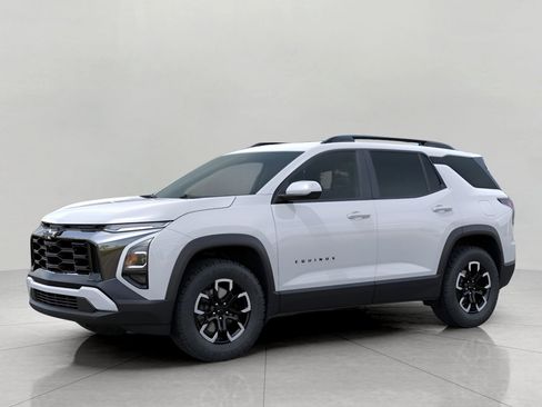 New 2026 Chevrolet Equinox ACTIV w/ Convenience Package III AWD/4WD image 2