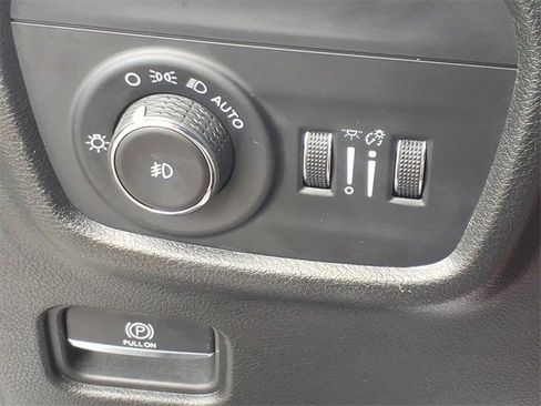 Certified 2022 Jeep Grand Cherokee L Limited image 24