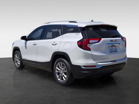 Used 2022 GMC Terrain SLT w/ Infotainment Package II FWD image 6