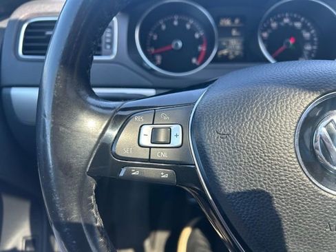 Used 2016 Volkswagen Jetta SE image 19