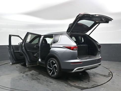 Used 2024 Mitsubishi Outlander SE image 53