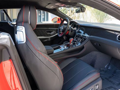Used 2024 Bentley Continental GT image 3