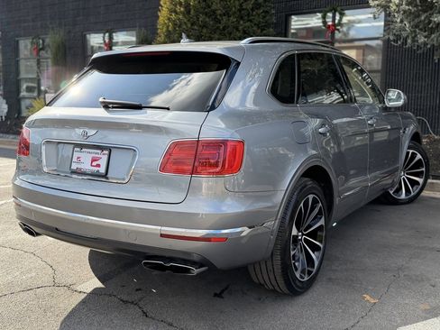 Used 2019 Bentley Bentayga image 12