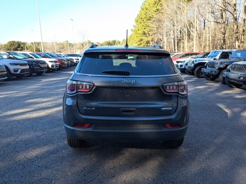 Used 2022 Jeep Compass Latitude w/ Convenience Group image 2