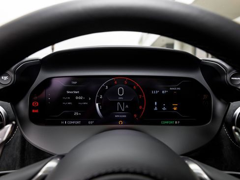 New 2026 McLaren 750S image 17