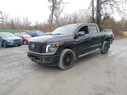Used 2018 Nissan Titan SL w/ Midnight Edition image 2