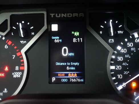 Used 2022 Toyota Tundra SR5 w/ SR5 Premium Package image 17