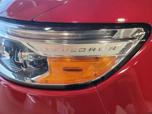 Used 2023 Ford Explorer XLT w/ Equipment Group 202A AWD/4WD image 2