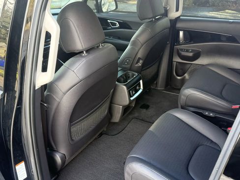 Used 2025 Kia Carnival SX Prestige FWD image 26