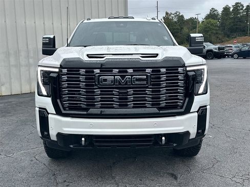 Used 2025 GMC Sierra 2500 Denali Ultimate image 3