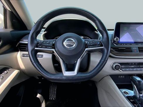 Used 2019 Nissan Altima 2.5 SL FWD image 6