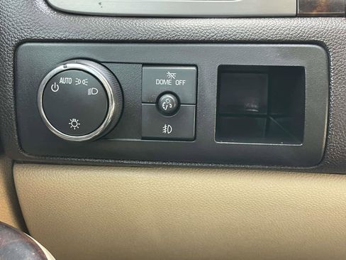 Used 2013 GMC Yukon XL Denali image 17