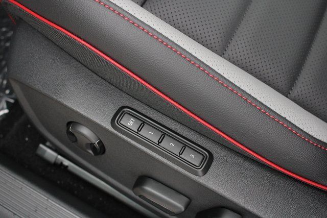 New 2026 Volkswagen GTI SE FWD image 5