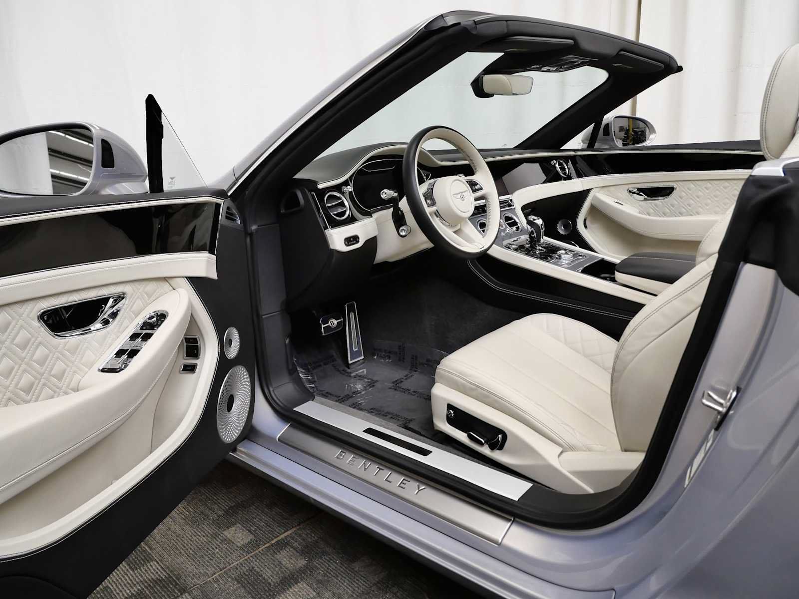 Used 2022 Bentley Continental GT AWD/4WD image 17