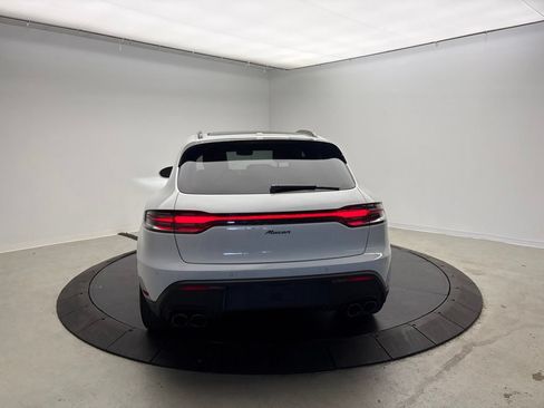 Certified 2023 Porsche Macan AWD/4WD image 4