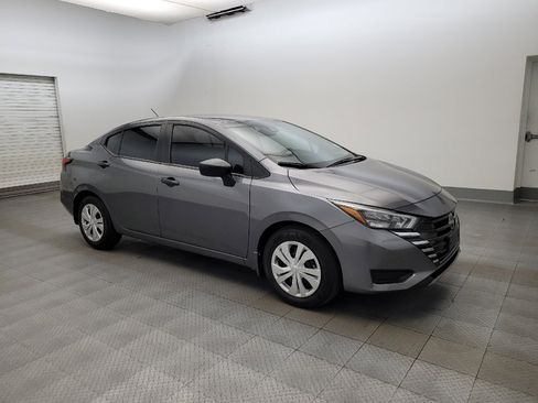 Used 2025 Nissan Versa S FWD image 11