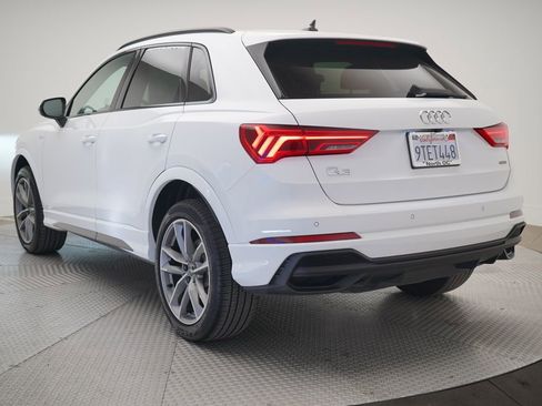 Used 2024 Audi Q3 2.0T Premium w/ Convenience Package image 3